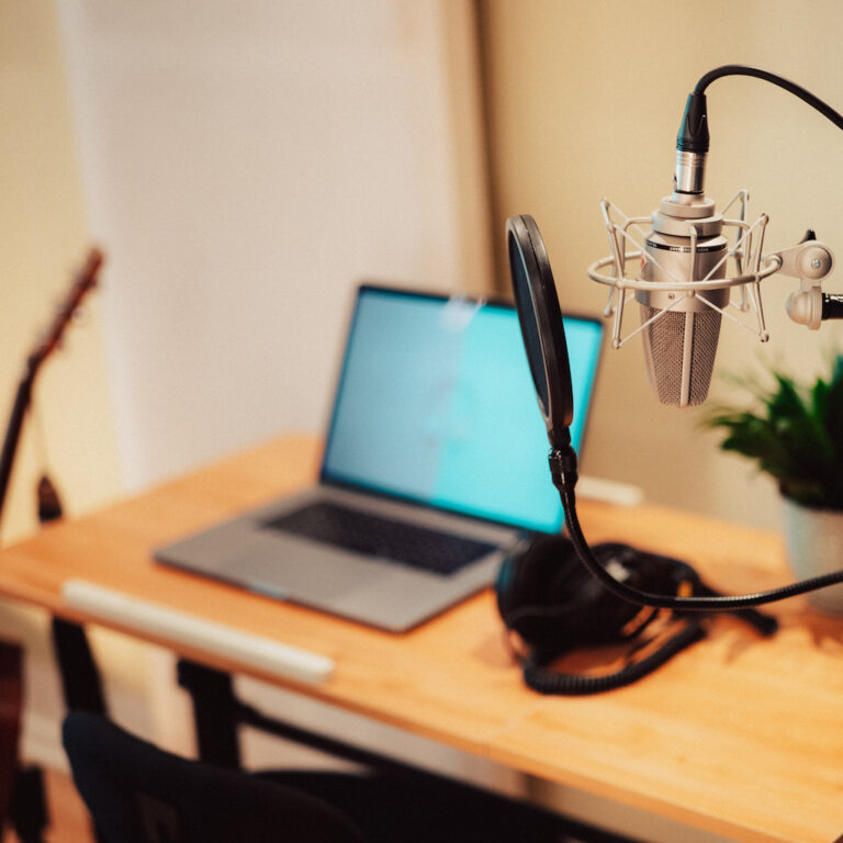 Studio_A_Room_2_Portfolio_Workstation_Mic_1024x1024_Web